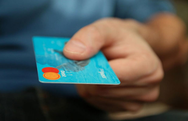 Paying with a credit card and how to avoid debt